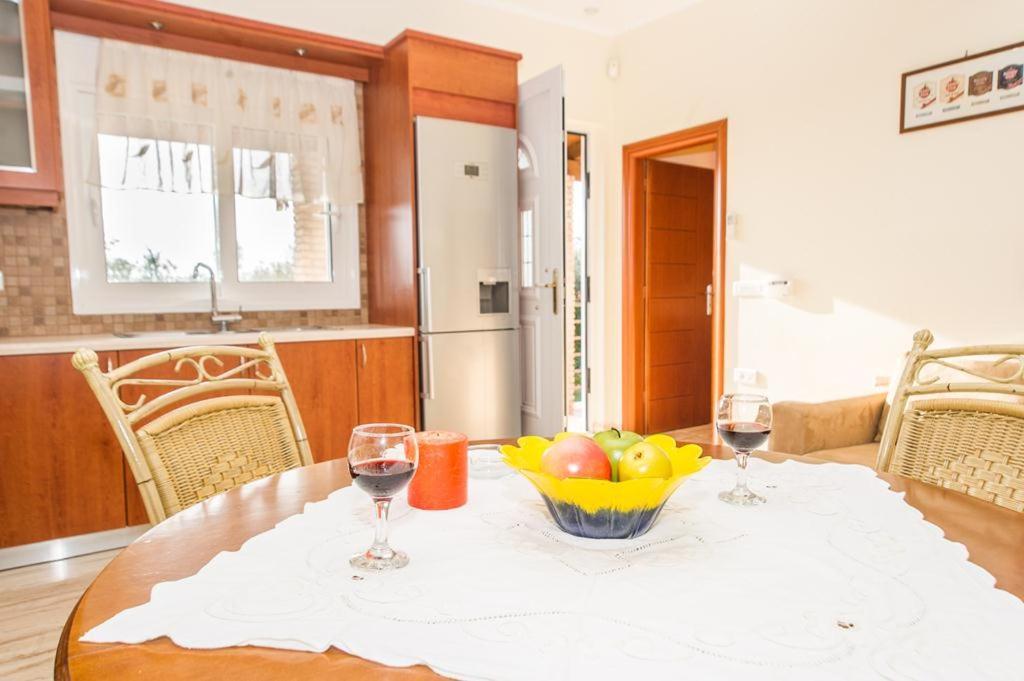 Cozy Flats In An Olive Grove By The Sandy Beach Kanalos Екстер'єр фото