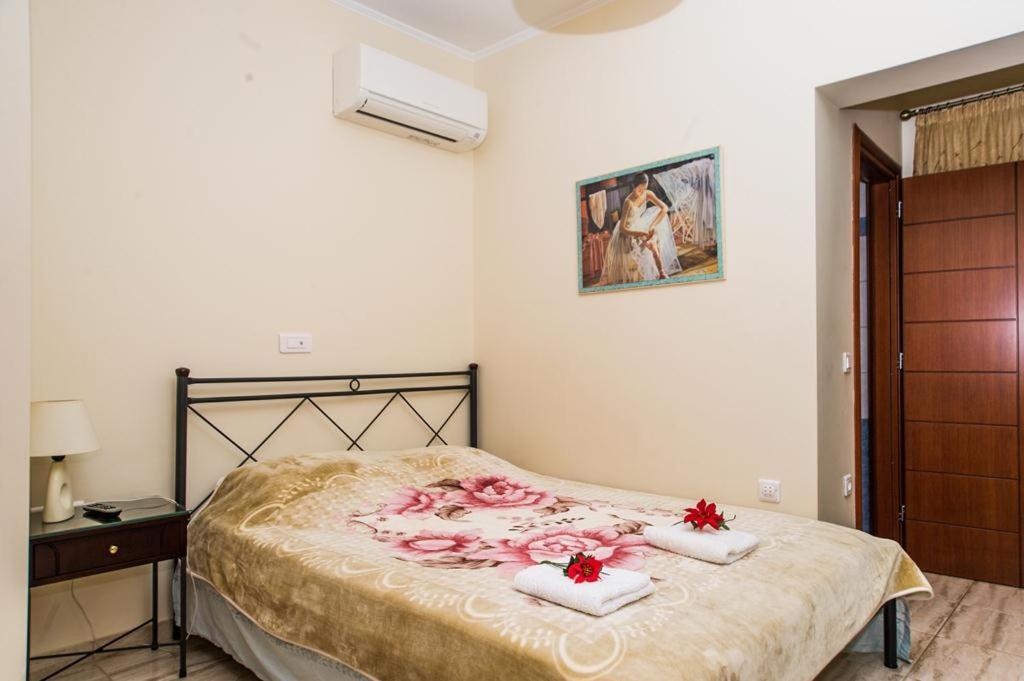 Cozy Flats In An Olive Grove By The Sandy Beach Kanalos Екстер'єр фото