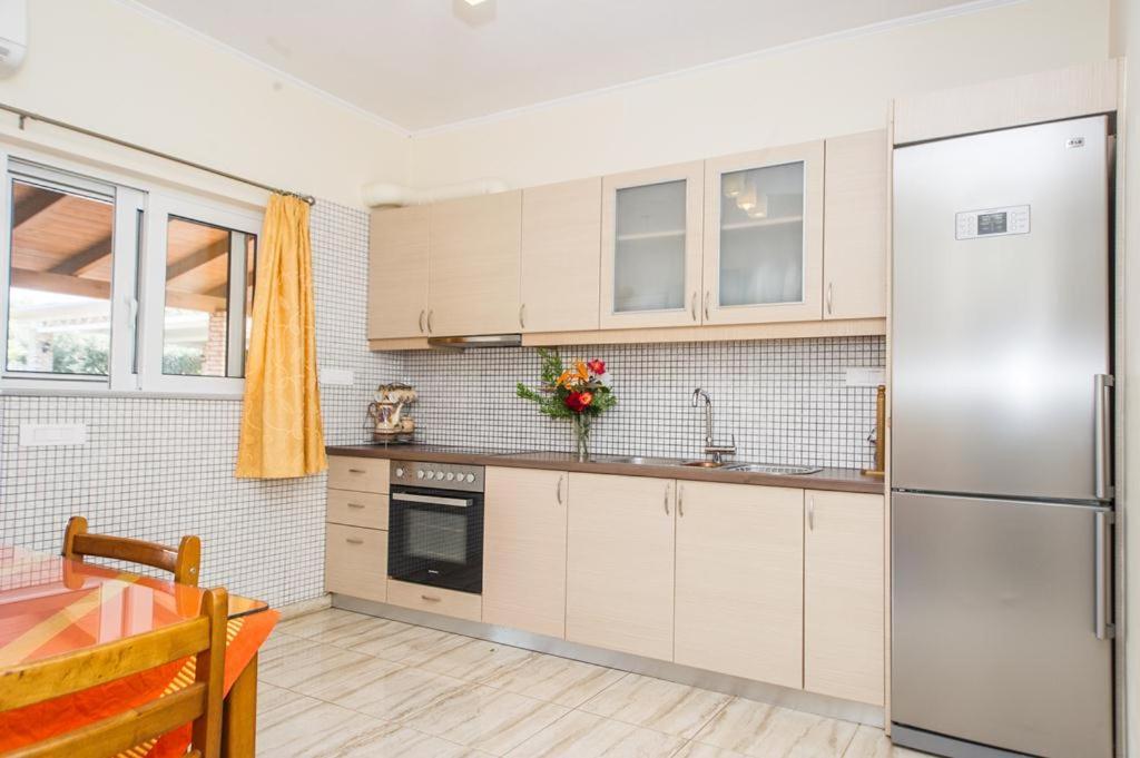 Cozy Flats In An Olive Grove By The Sandy Beach Kanalos Екстер'єр фото