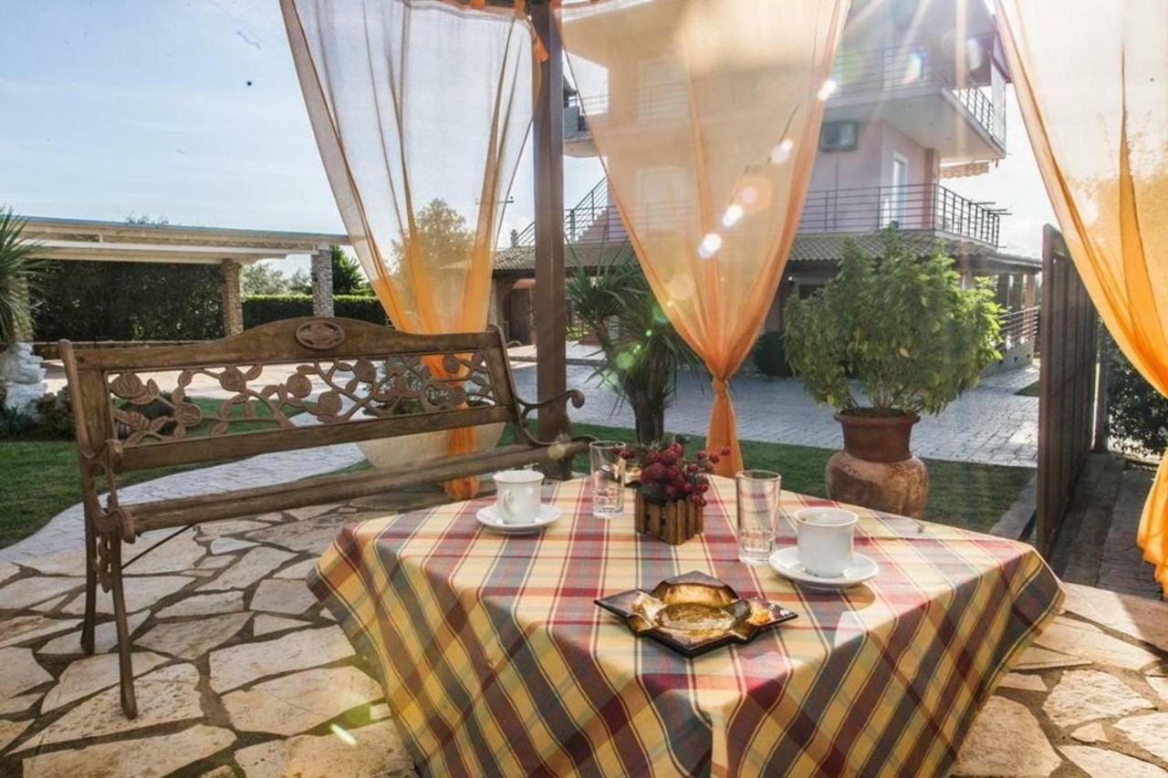 Cozy Flats In An Olive Grove By The Sandy Beach Kanalos Екстер'єр фото